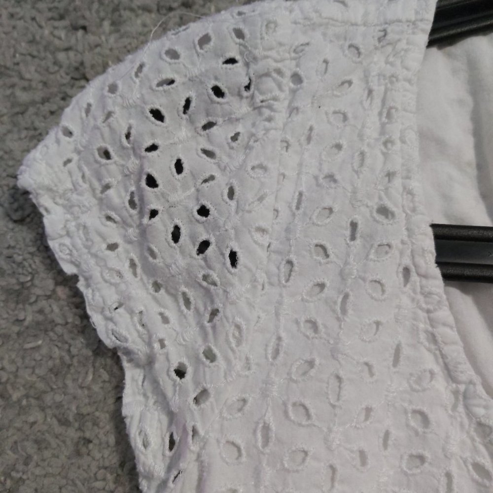 White Pattern Hollister Button up Crop Top Size Small - Picture 5 of 5